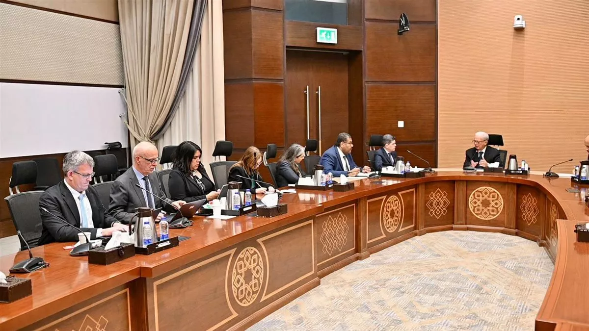 حسين عيسى يلتقي نائب رئيس البنك الدولي
