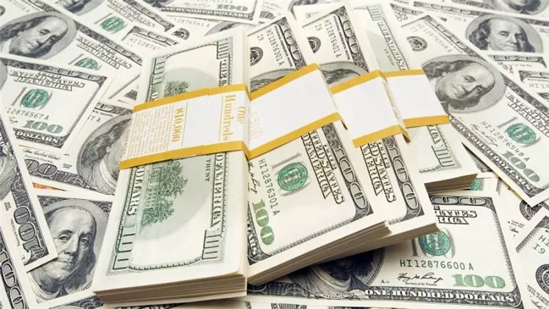 انخفاض حاد للدولار.. وتوقعات بإطلاق حزمة تحفيزات جديدة لتعزيز الاقتصاد الأمريكي