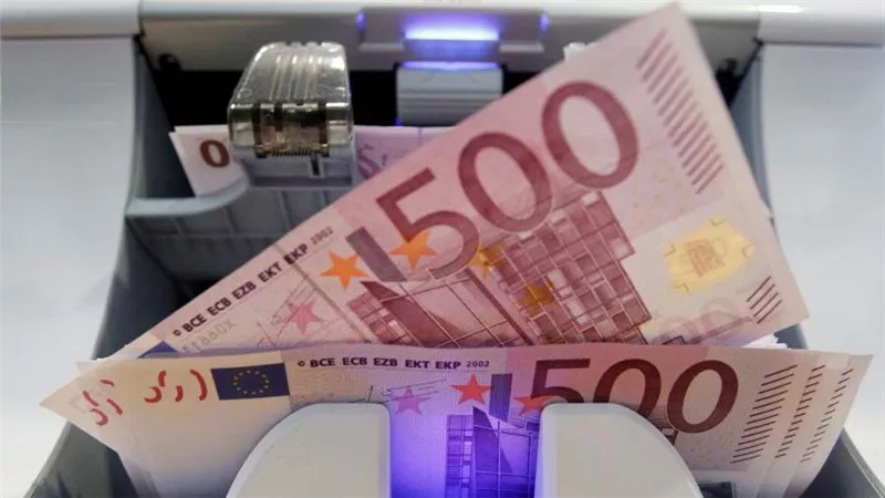 سعر صرف اليورو الأوروبي مقابل الجنيه المصري اليوم الجمعة 1 / 1/ 2021
