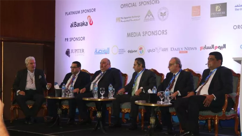 انطلاق المائدة المستديرة 
