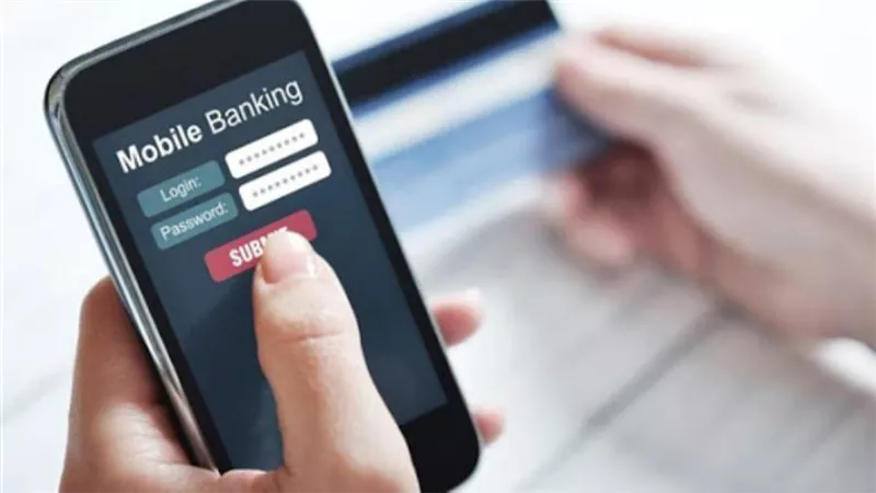 65% ارتفاعا باستخدام الخدمات المصرفية عبر الهاتف المحمول في الإمارات