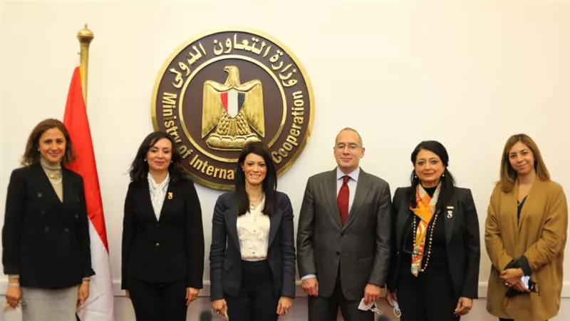 4 وزراء يناقشون الخطة المقترحة للتوسع في مشروعات برنامج الأغذية العالمي