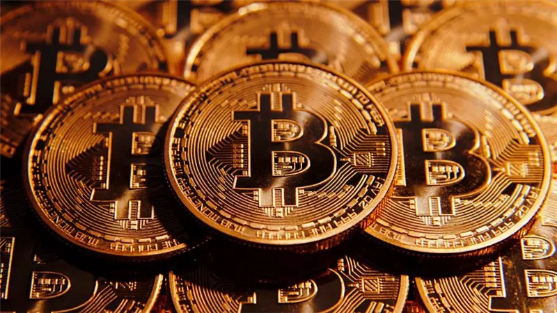 ارتفاع سعر البيتكوين 1.6% خلال 24 ساعة.. وتسجل 56 ألف دولار