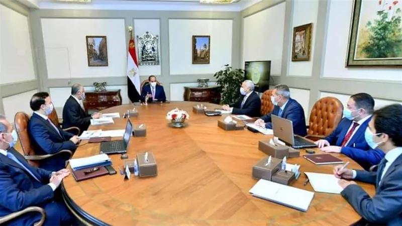 السيسي يعرب عن تقديره لما قدمه القطاع المصرفي من دعم لمسيرة التنمية والمشروعات القومية