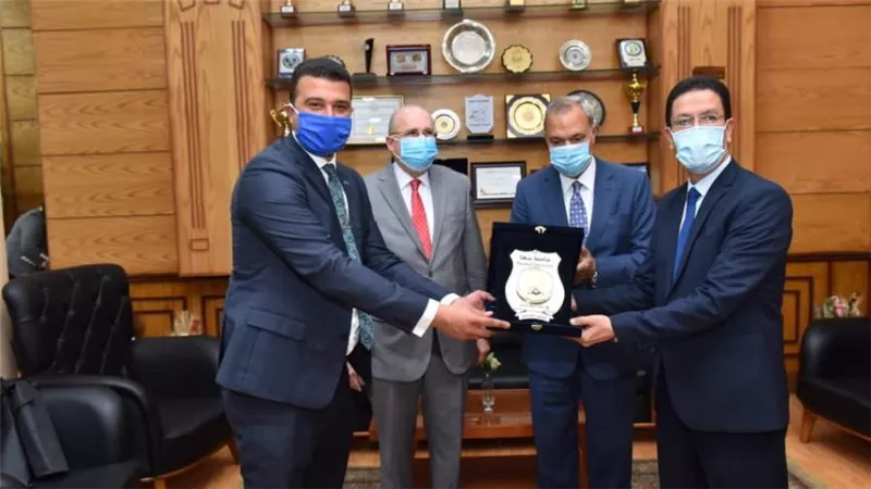 صور | بمليوني جنيه.. البنك التجاري الدولي يدعم وحدتي الأطفال والمبتسرين بمستشفيات جامعة بنها