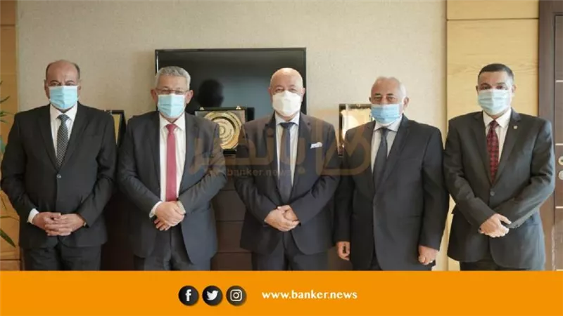الأول بالقطاع.. البنك الأهلي المصري يتعاقد لتوريد أتوبيسات جديدة تعمل بالغاز الطبيعي لنقل الموظفين