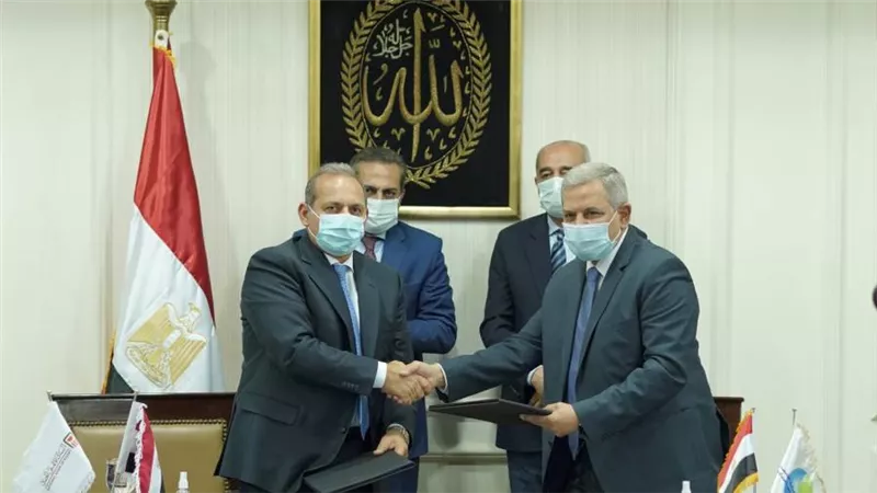 صور | شراكة بين البنك الأهلي المصري والشركة القابضة لمياه الشرب والصرف الصحي