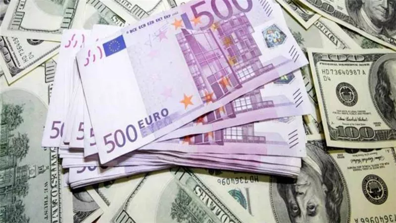 الدولار يعوض جزء من خسائره..  واليورو يفشل في تمديد مكاسبه