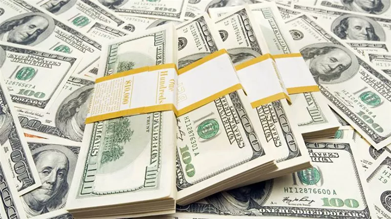 الدولار يستقر بالقرب من أعلى مستوى في 3 أسابيع بعد تعزيز مبيعات التجزئة الأمريكية
