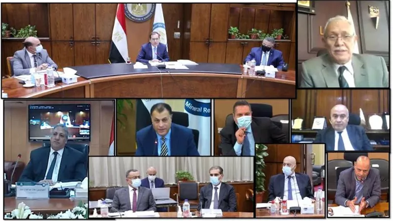 الملا: تكثيف أنشطة البحث والاستكشاف خاصة بمنطقة البحر الأحمر