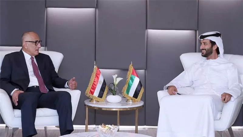 محافظ البنك المركزي المصري يبحث مع وزير الإقتصاد الإماراتي سبل توسيع التعاون في القطاع المالي