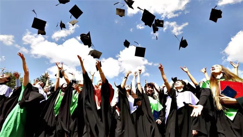 فرصة الإلتحاق بأفضل الجامعات العالمية.. الحصول علي قرض التعليم الجامعي من 6 بنوك بأسهل الإجراءات