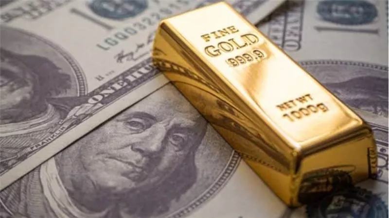 ارتفاع أسعار الذهب وسط ضعف الدولار ومخاوف التضخم
