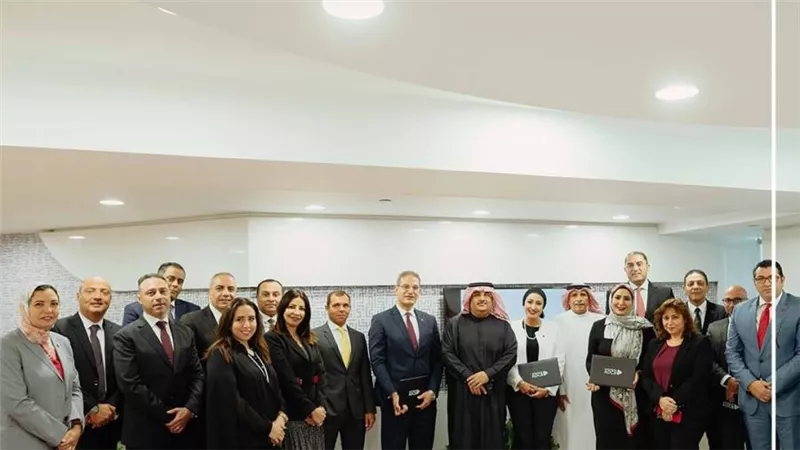 مجلس إدارة بنك أبوظبي التجاري - مصر يكرم الكوادر القيادية بعد حصوله على 5 جوائز في 2021 | صور