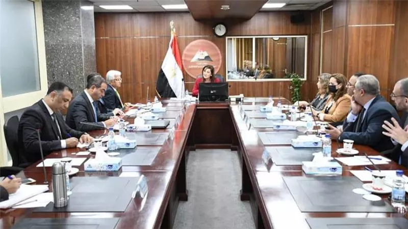 وزيرة التخطيط تبحث سبل تعزيز التعاون مع وفد البنك الدولي
