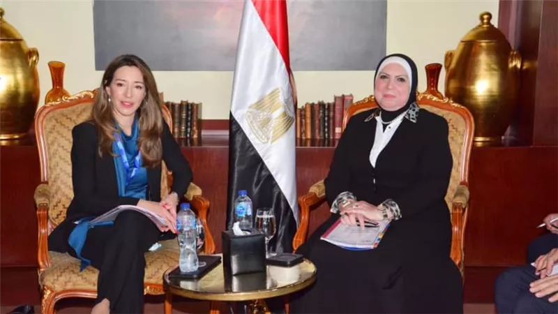 وزيرة الصناعة ونظيرتها الاسبانية تبحثان سبل تعزيز التعاون في مجالات الاقتصاد والتجارة والاستثمار