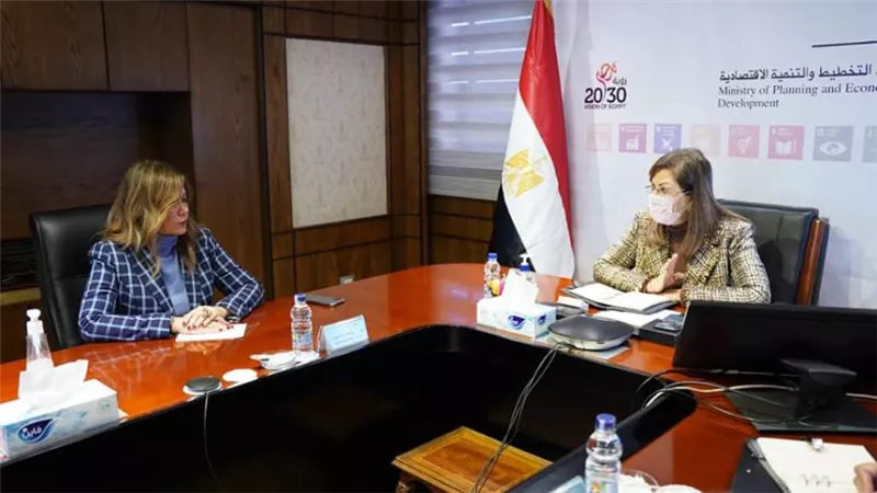 التخطيط تناقش تدريب الشباب للتعامل بمهارة الاقتصاد الأخضر وتغير المناخ