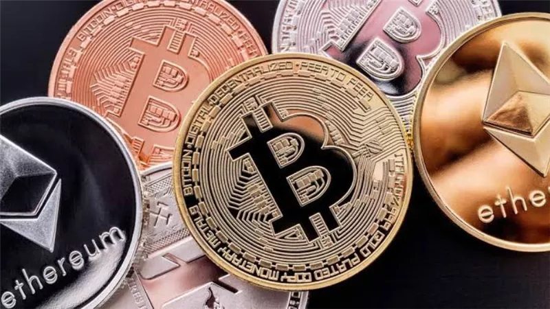 انخفاض البيتكوين لأدنى مستوى في 3 أشهر.. واستمرار خسائر العملات المشفرة