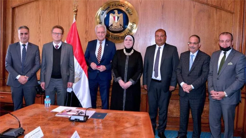 وزيرة التجارة تبحث مع رئيس غرفة الصناعة العربية الألمانية سبل تطوير العلاقات الاقتصادية