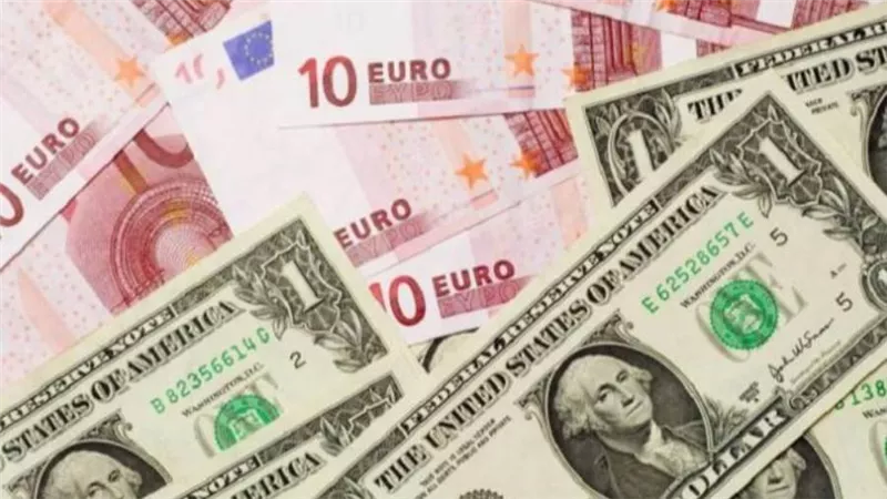 العائدات المرتفعة تدعم الدولار.. واليورو يعود للتعافي بعد أكبر انخفاض أمس خلال شهر
