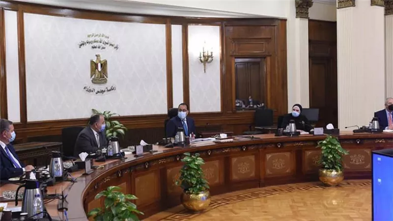 رئيس الوزراء يشدد على وضع خريطة طريق لتنفيذ استراتيجية صناعة السيارات فى مصر