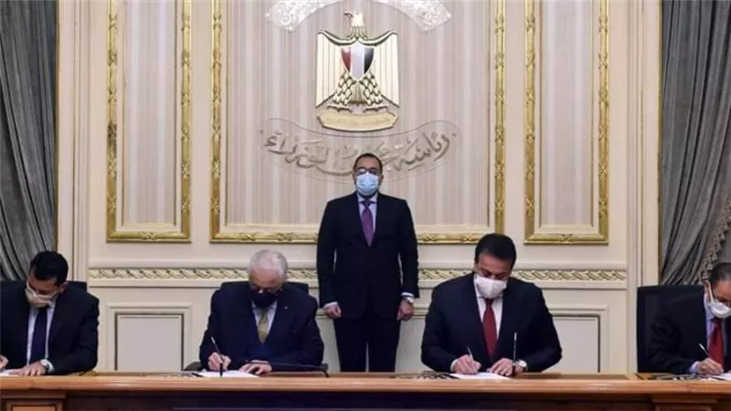 مدبولي يشهد توقيع 3 بروتوكولات تعاون لنشر الثقافة والتوعية بالأنشطة المالية غير المصرفية