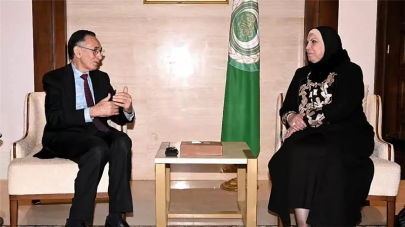 وزيرة الصناعة تبحث مع نظيريها الليبي والأردني سبل التعاون الاقتصادي والتجاري والاستثماري