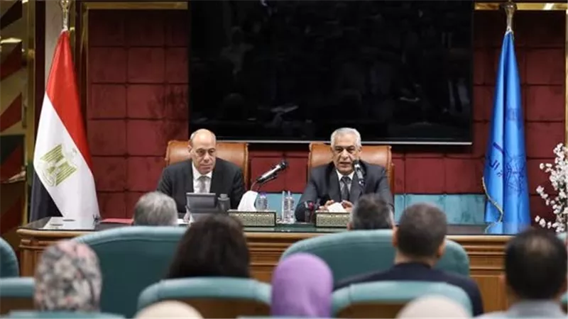 جمبلاط يطلق خطة شاملة للتطوير.. تعظيم الاستفادة من الإمكانات وربط الحوافز بالإنتاجية 