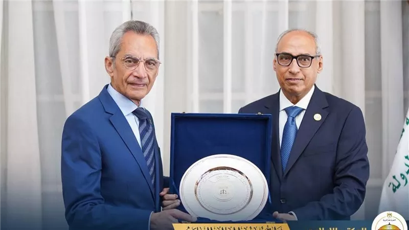 وزير شئون المجالس النيابية يؤكد دعم التعاون التشريعي خلال تهنئته لرئيس مجلس الدولة الجديد