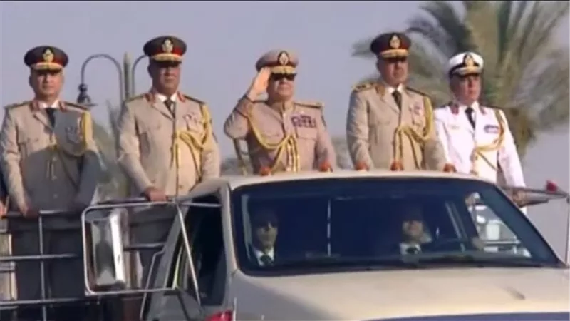 بزي عسكري مهيب.. الرئيس السيسي يشهد افتتاح مقر «الأوكتاجون» بالعاصمة الإدارية الجديدة