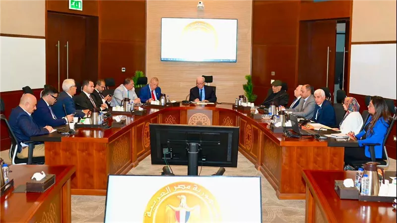 الحكومة تناقش مع المستثمرين زيادة دور القطاع الخاص.. وخطة لدعم الشركات الناشئة