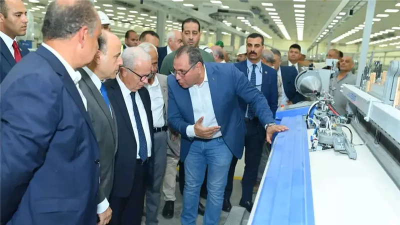 نائب رئيس الوزراء يتفقد مصانع غزل المحلة الجديدة ويؤكد: زيادة الإنتاج والتصدير أولوية