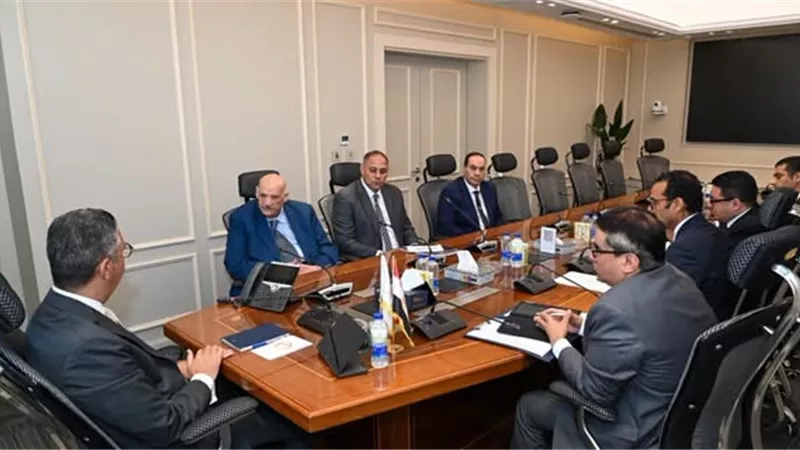 وزير التموين يؤكد استمرار دعم الخبز دون تغيير ويعلن جاهزية تطبيق منظومة الخصم المباشر 