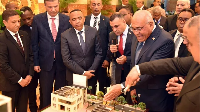 رئيس مدغشقر يشيد بقدرات الهيئة العربية للتصنيع ويبحث تعزيز الشراكة والتكامل مع مصر