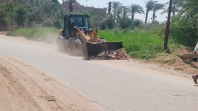 حملات مكثفة للنظافة ورفع الإشغالات في إطسا وسنورس بالفيوم