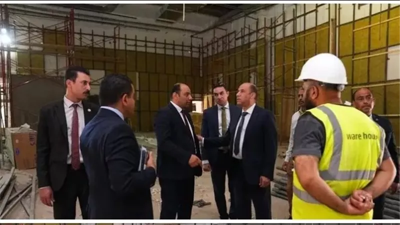  َوزير العمل يتفقد مركز 