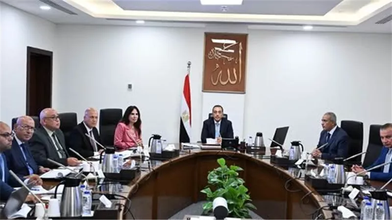 مدبولي يتابع خطة تطوير مشروعات مياه الشرب والصرف الصحي