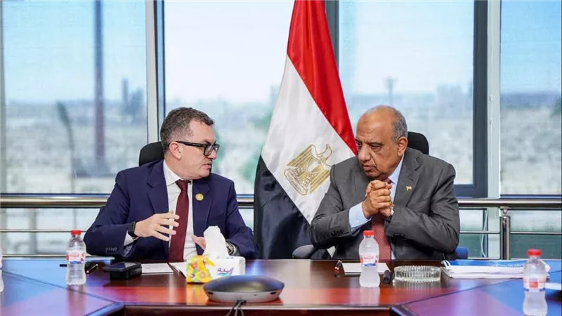 وزيرا الكهرباء والتخطيط يبحثان دعم الطاقة النظيفة والاستثمارات وتوفير مصادر تمويل