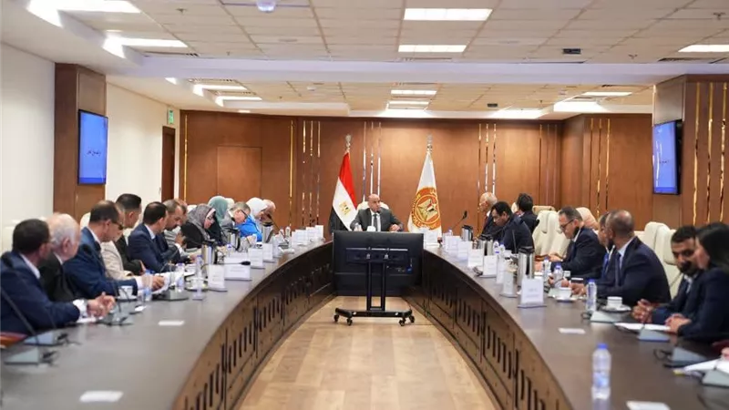 وزير العمل يترأس الاجتماع الأول للمرصد المركزي لسوق العمل.. ويوجه بسرعة تفعيل منظومة المراصد الإقليمية