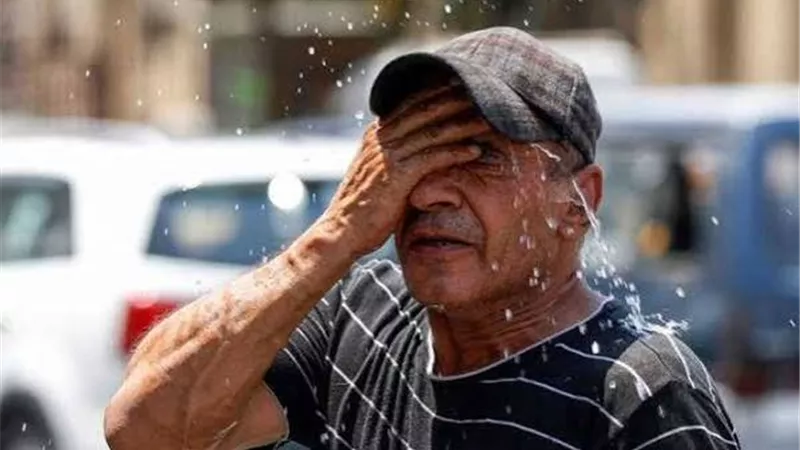 موجة حارة تضرب البلاد.. درجات الحرارة تقترب من 44 درجة وتحذيرات للمواطنين