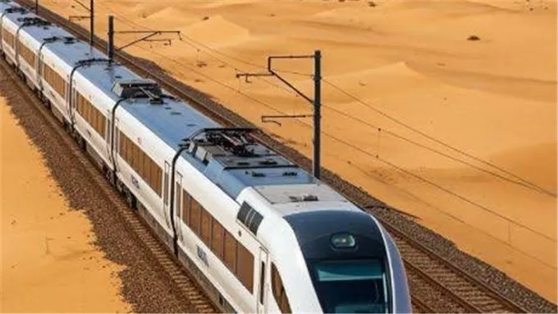 السعودية تراهن على القطارات.. 100 ألف وظيفة جديدة في النقل السككي قبل 2030