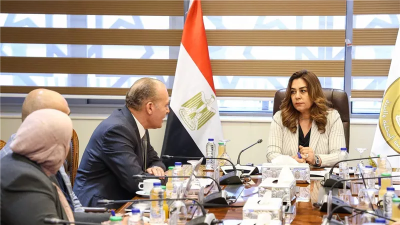 منال عوض تتابع تطهير مصرف كيتشنر.. و5 مصانع لتدوير المخلفات تدخل الخدمة قبل 2027