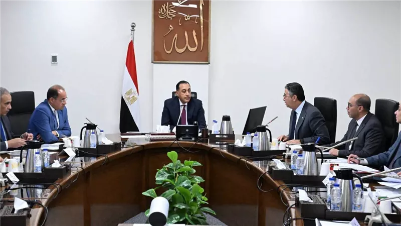 مدبولي يوجه بحسم تشابكات «المالية» و«السلع التموينية» وتعزيز القدرة المالية للهيئة