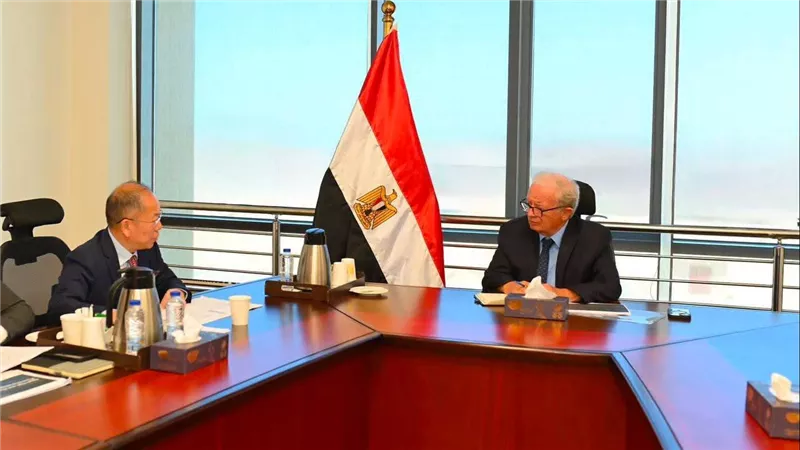 باستثمارات 2 مليار دولار.. مجموعة صينية تستهدف إنشاء مجمع صناعي متكامل في قناة السويس