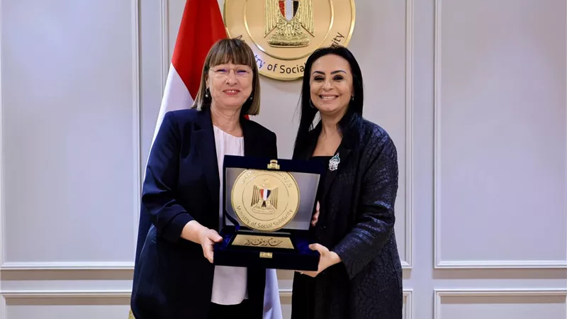 مايا مرسي تودع المنسق المقيم للأمم المتحدة وتؤكد استمرار التعاون في الحماية الاجتماعية