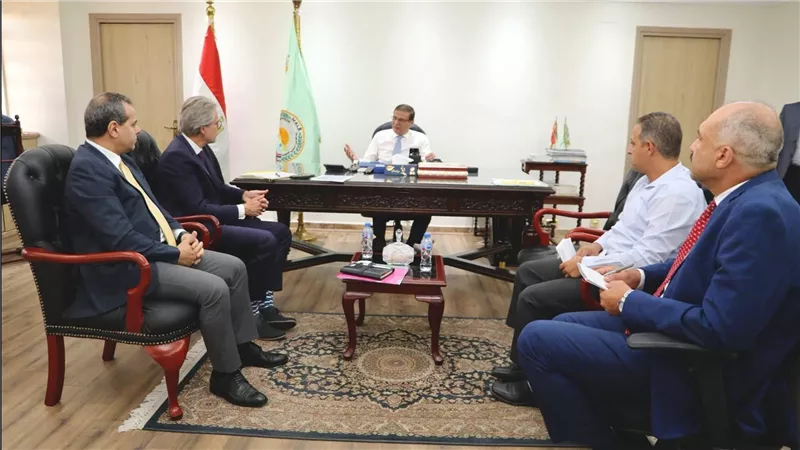 استثمارات جديدة.. تفاصيل لقاء وزير الزراعة بالمستشار الزراعي لسفارة هولندا بالقاهرة