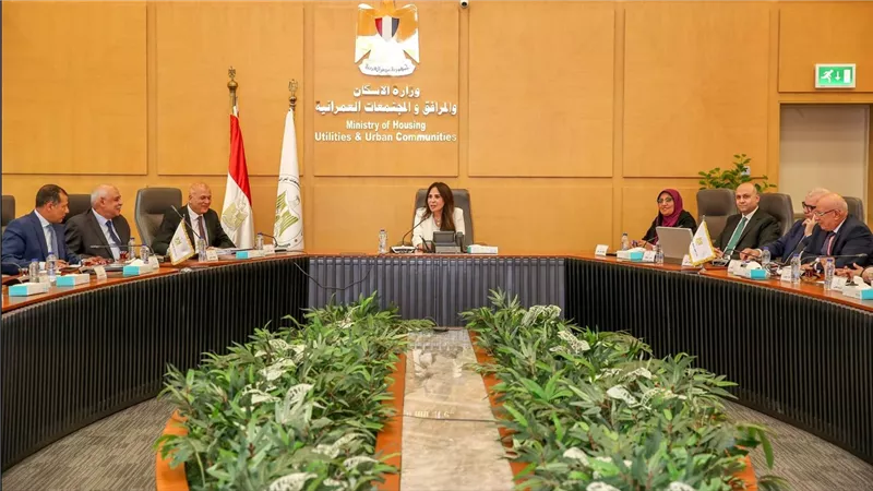  6.11 مليون متر مكعب يوميًا.. وزيرة الإسكان تتابع مشروعات المياه بالقاهرة