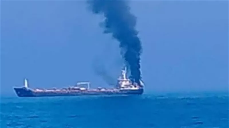 الحوثيون يعلنون استهداف ناقلة نفط سعودية قبالة ينبع بصواريخ وطائرات مسيرة
