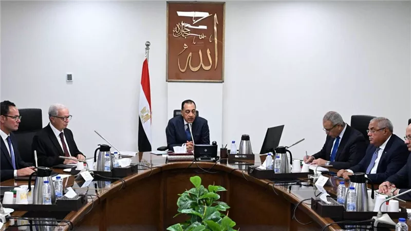 رئيس الوزراء يتابع مستجدات تطوير الشركة القابضة للغزل والنسيج لتعزيز الإنتاج والتصدير