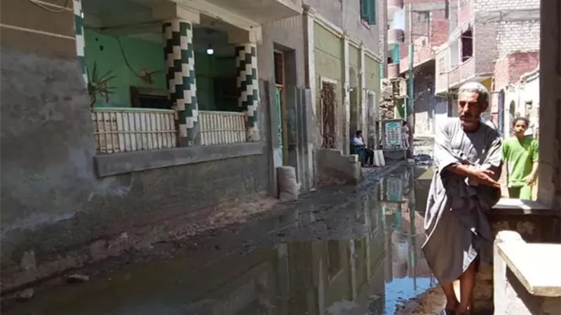 تحرك عاجل بالمنيا لسحب المياه الجوفية من شوارع قرية منسافيس